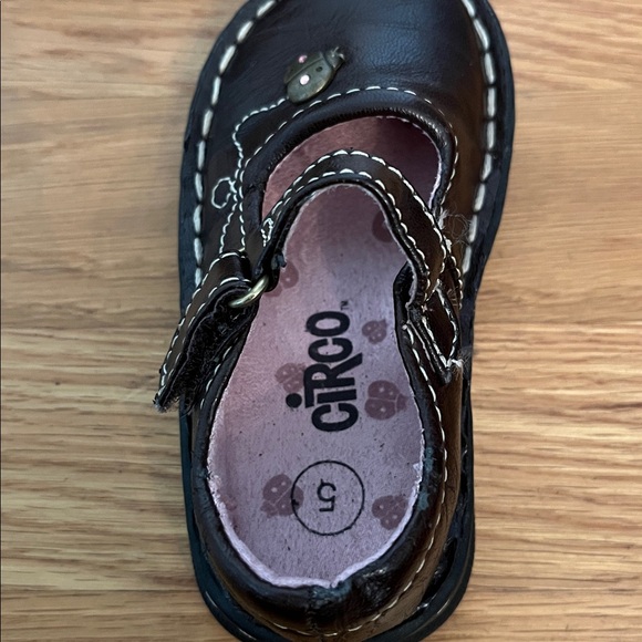 Brown Leather Mary Jane Shoes with ladybug detail - Picture 2 of 5